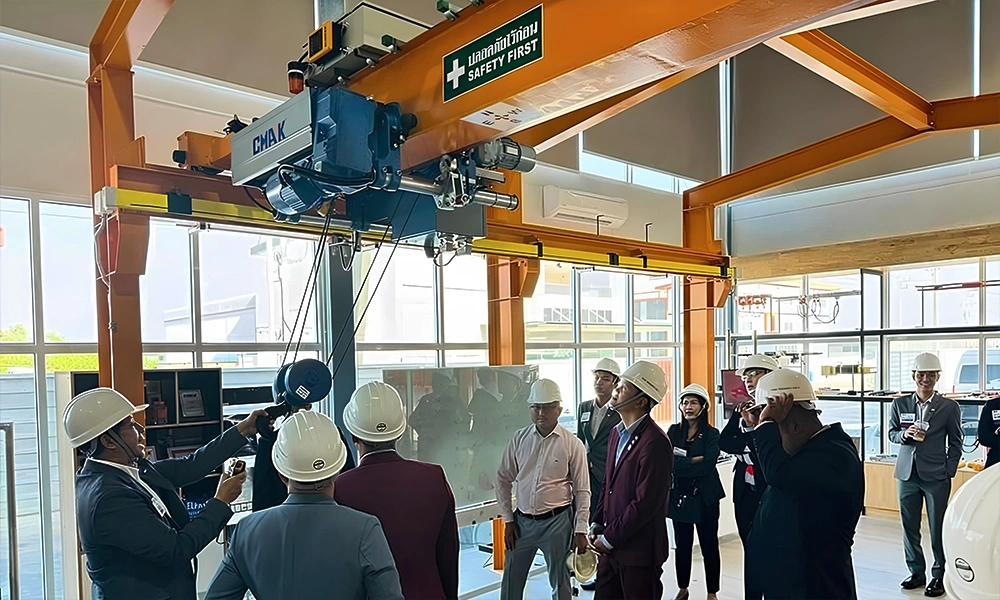Overhead crane distributor partners receiving technical training at CMAK facility